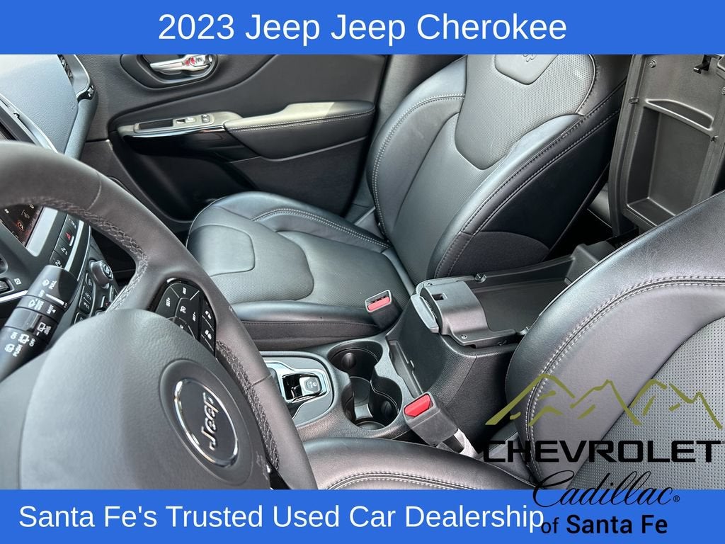 2023 Jeep Cherokee Altitude Lux