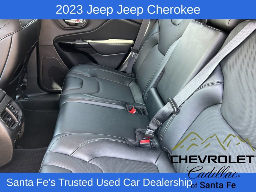 2023 Jeep Cherokee Altitude Lux