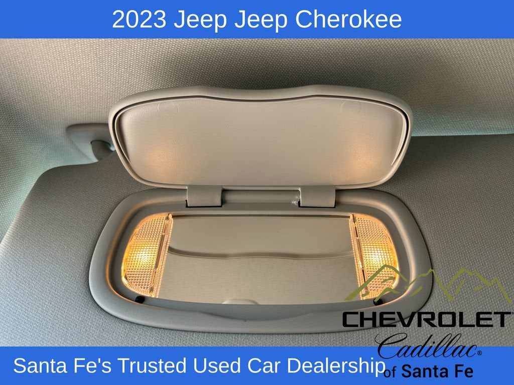 2023 Jeep Cherokee Altitude Lux