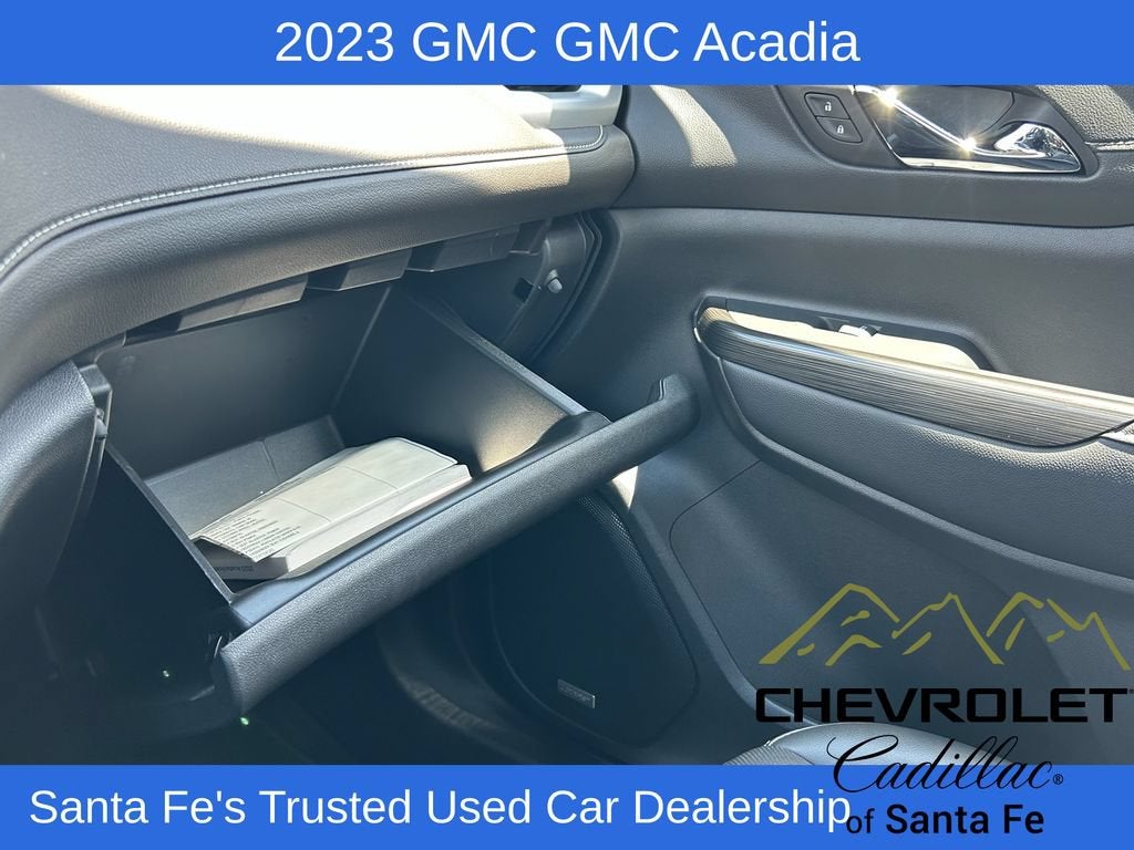 2023 GMC Acadia SLT