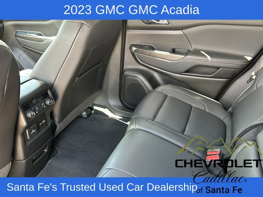 2023 GMC Acadia SLT