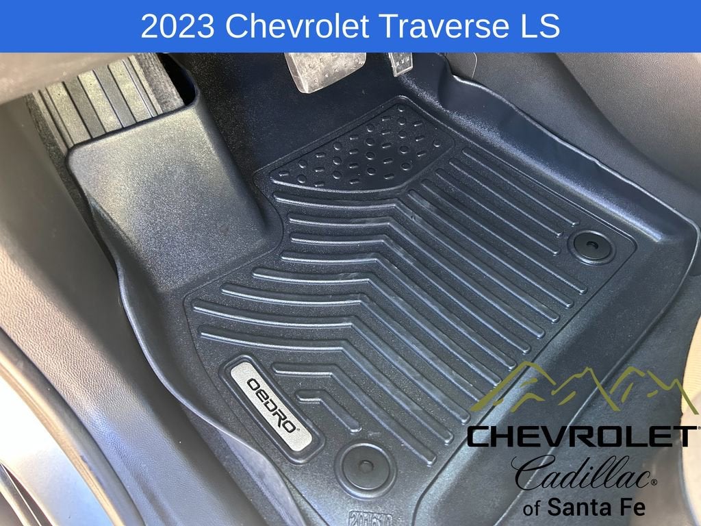 2023 Chevrolet Traverse LS