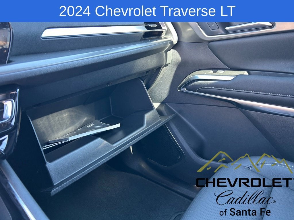 2024 Chevrolet Traverse LT