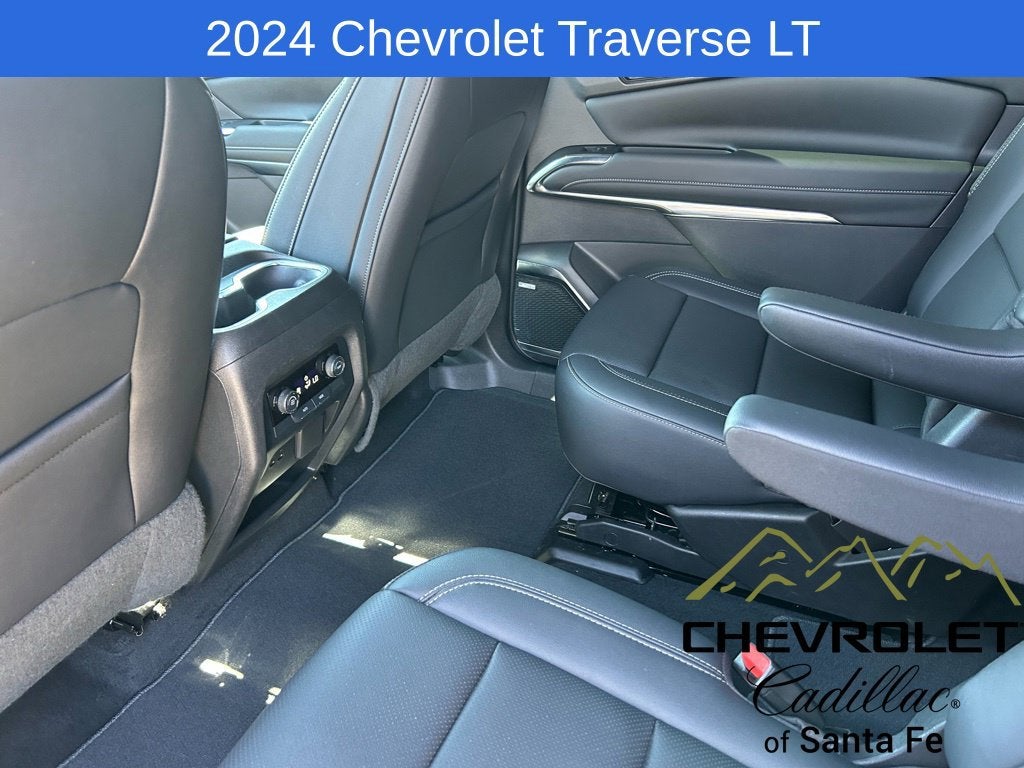 2024 Chevrolet Traverse LT