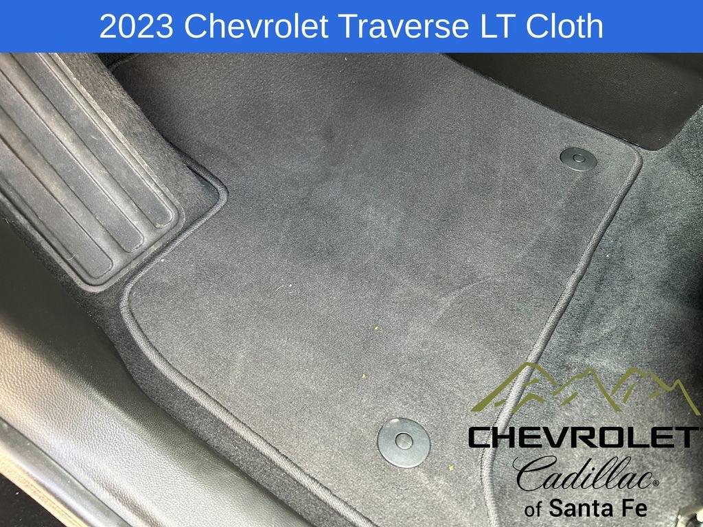 2023 Chevrolet Traverse LT Cloth