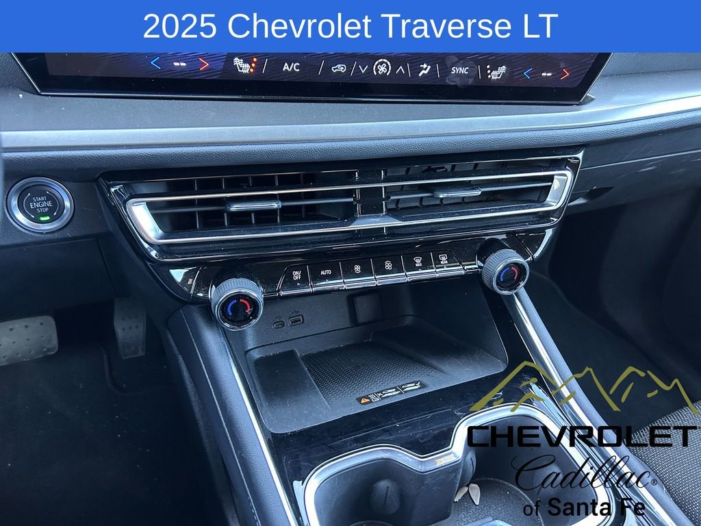 2025 Chevrolet Traverse LT
