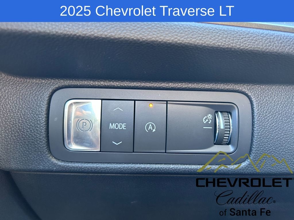 2025 Chevrolet Traverse LT