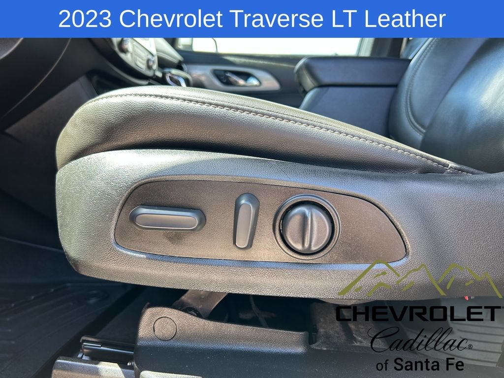 2023 Chevrolet Traverse LT Leather