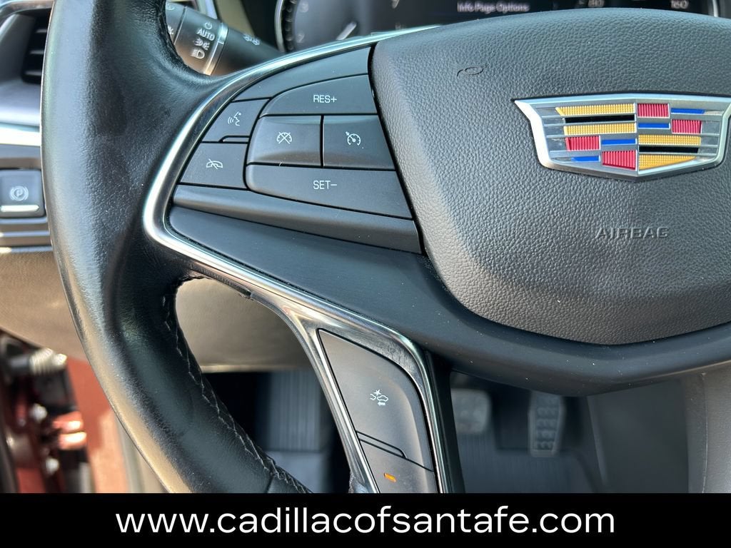 2022 Cadillac XT5 Luxury