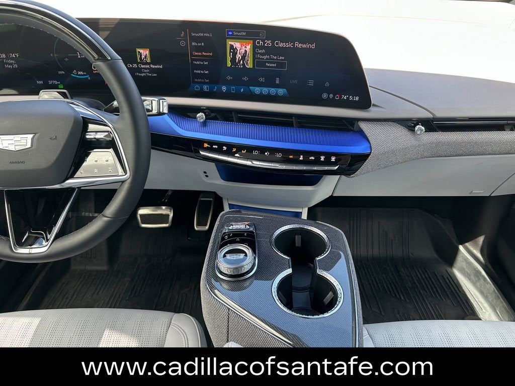 2025 Cadillac OPTIQ Luxury 2