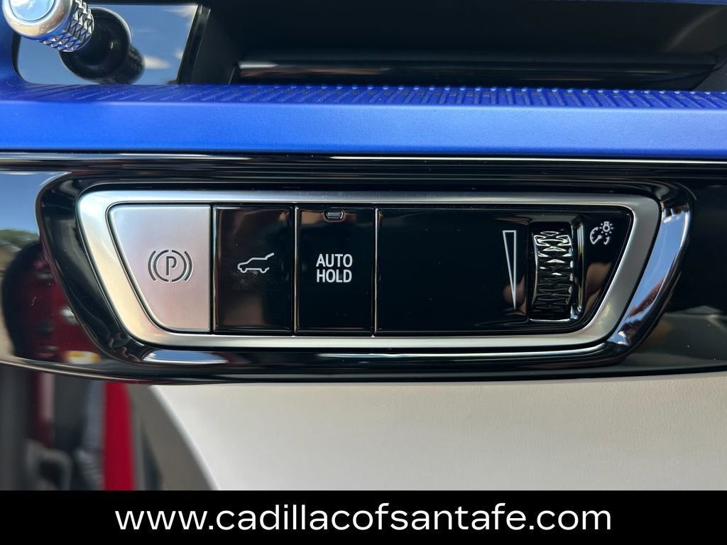 2025 Cadillac OPTIQ Luxury 2