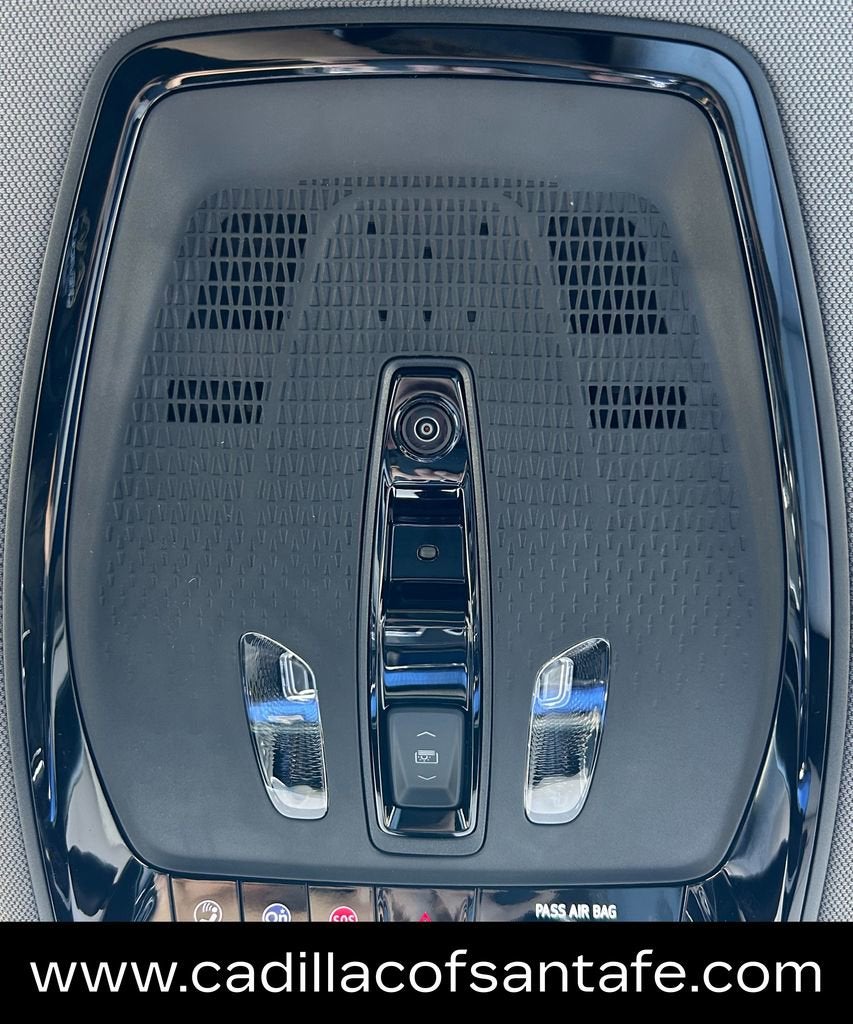 2025 Cadillac OPTIQ Luxury 2