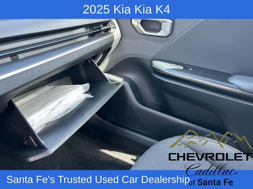 2025 Kia K4 LXS