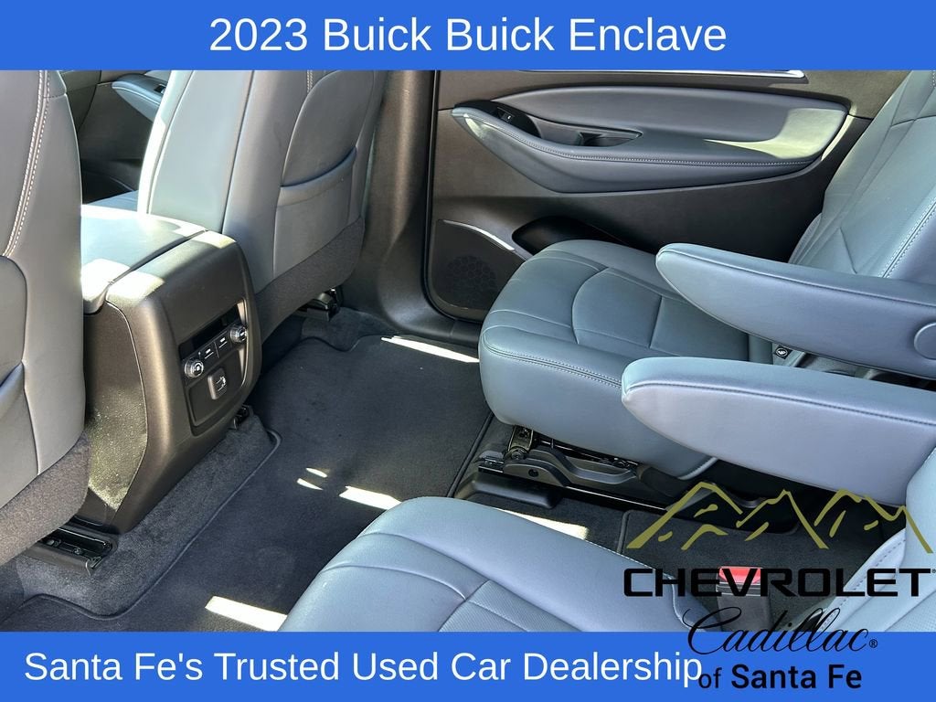 2023 Buick Enclave Essence