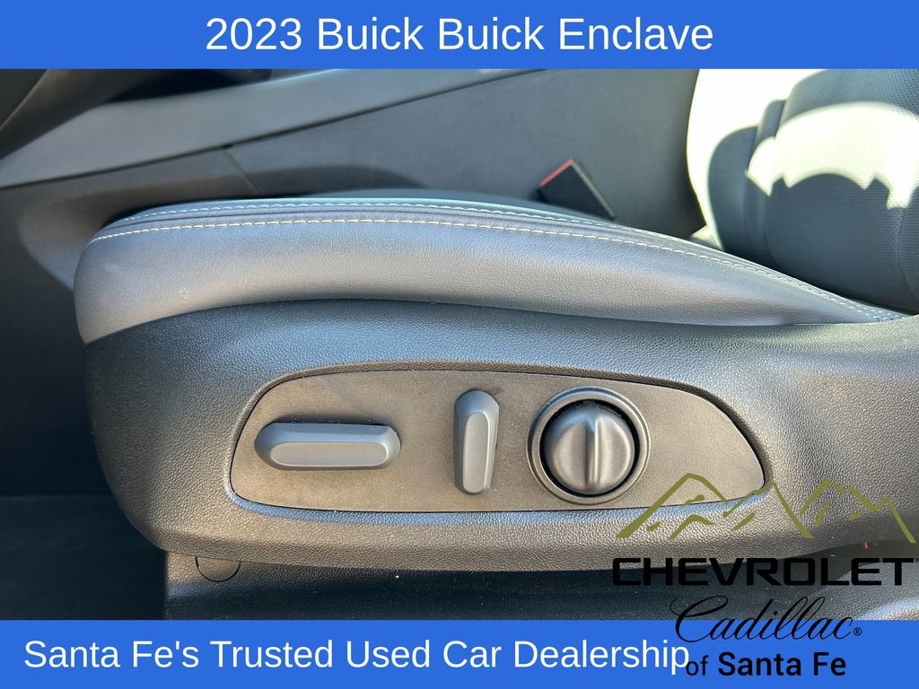 2023 Buick Enclave Essence