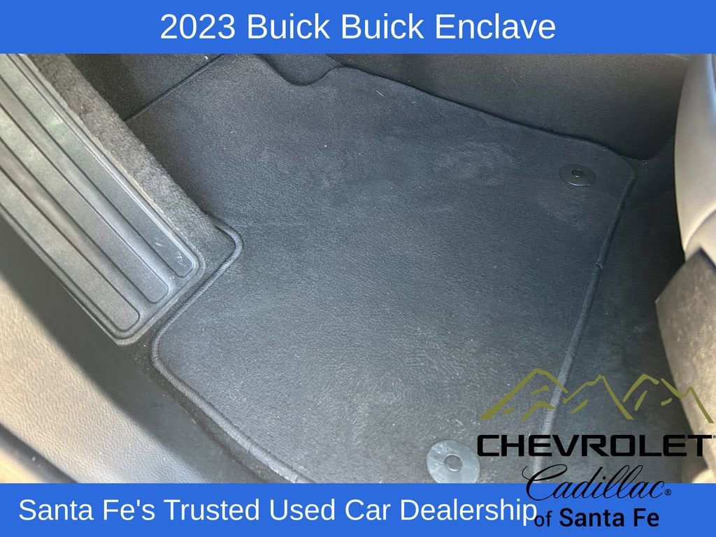 2023 Buick Enclave Essence